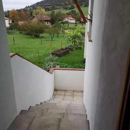 El Pajar, Rustic Apt. & Gardens With Sheep & Hens Apartment