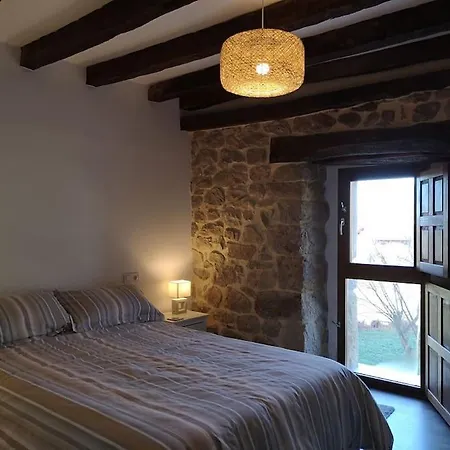 El Pajar, Rustic Apt. & Gardens With Sheep & Hens *