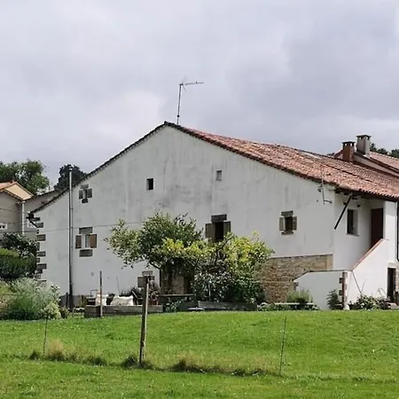 El Pajar, Rustic Apt. & Gardens With Sheep & Hens * Lloreda (Cantabria)