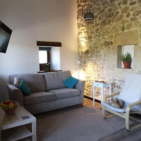 El Pajar, Rustic Apt. & Gardens With Sheep & Hens Lloreda (Cantabria)